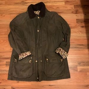 Well loved Barbour beadnell w/ liberty print linin